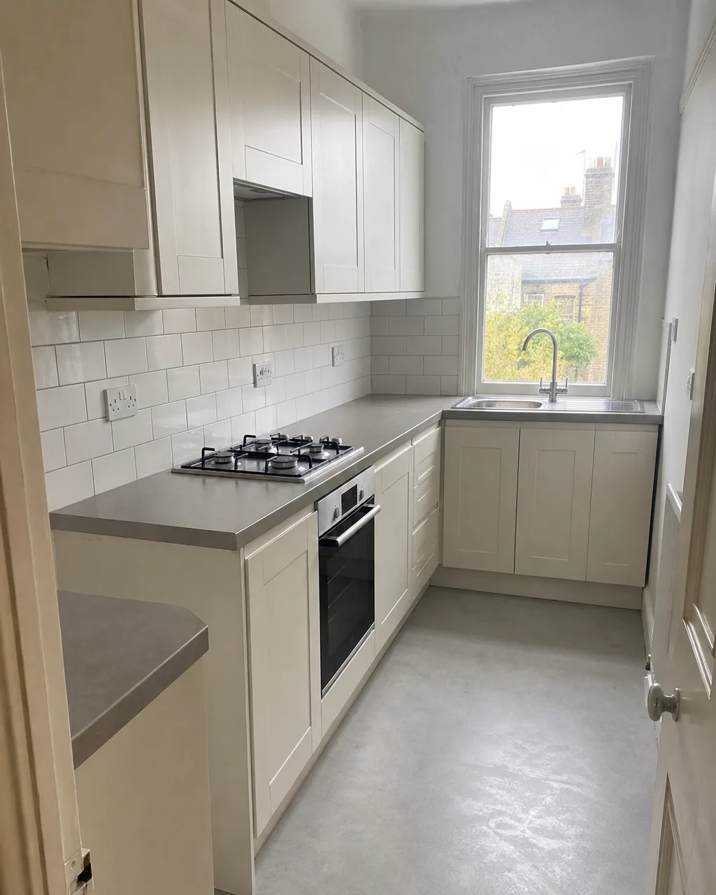 Same-day end of tenancy cleaning in Clapham.